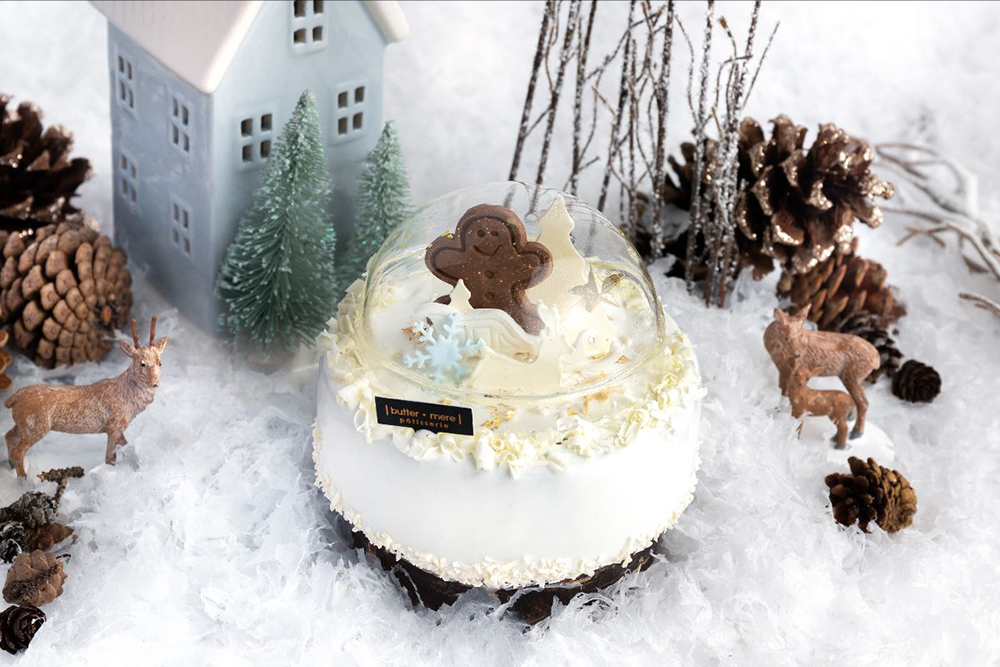 snow globe cake